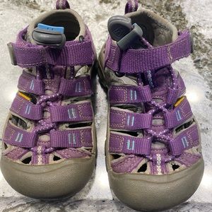 Toddler Keen sandals size 9